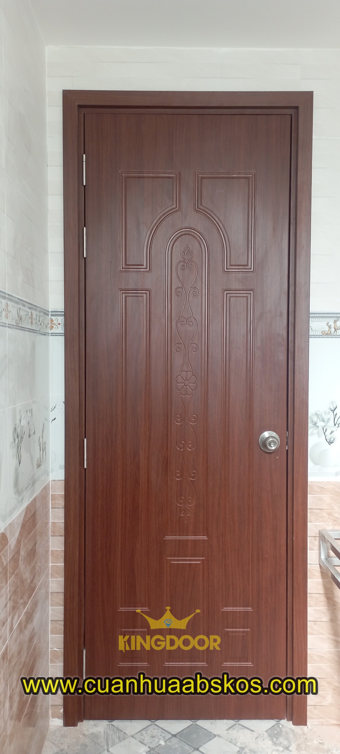 Mẫu cửa nhà vệ sinh tại Vũng Tàu với hoa văn đa dạng