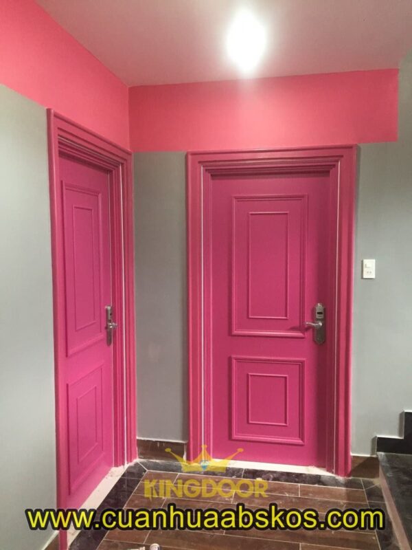 Cửa Composite sơn màu hồng đậm cùng chỉ nổi tân cổ điển